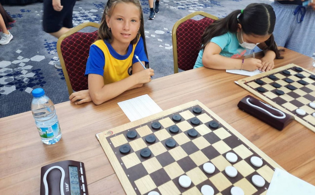 Юні кияни здобувають перемоги у шашках: наставник чемпіонів розкриває секрети успіху