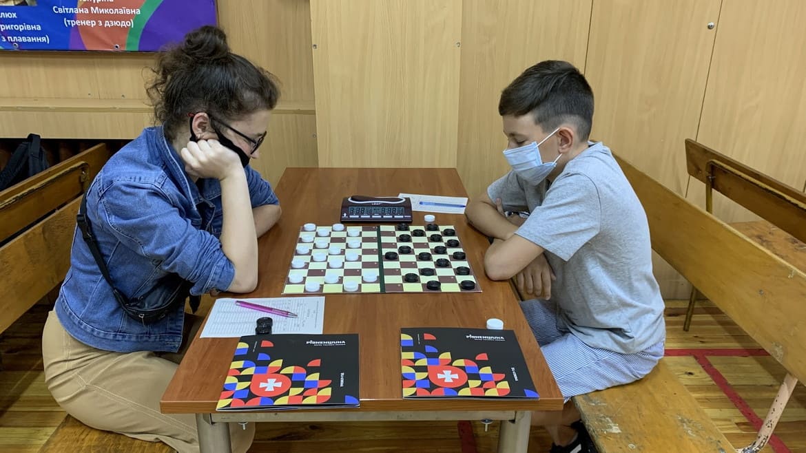 Дарина Лобанова проти Івана Сурова