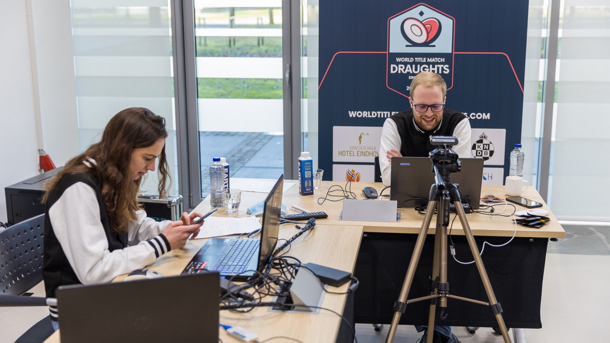 Титульні матчі за світову корону з шашок-100 стартують за кілька днів