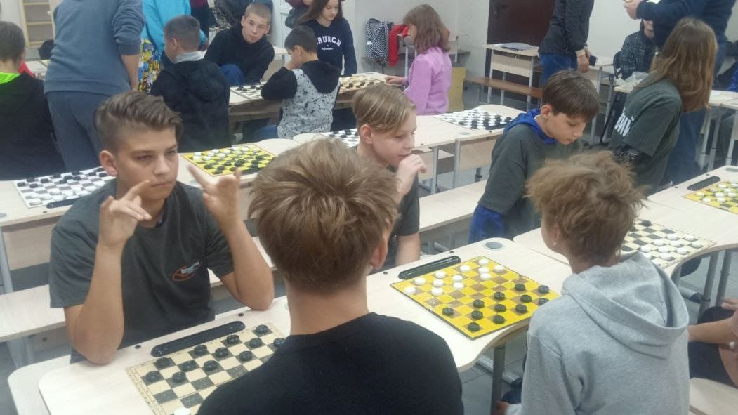 У Кам’янському провели зональні міські змагання «Диво-шашки»