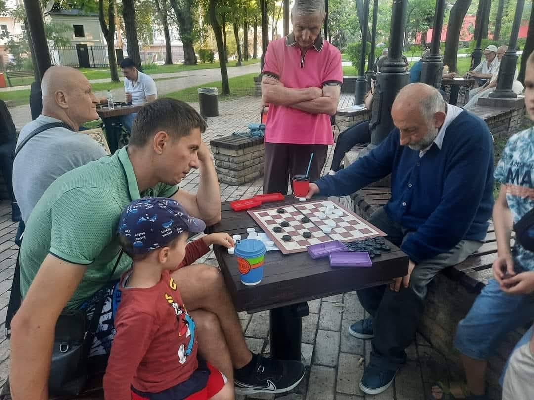 Безвершенко Олексій Петрович – неординарна людина, багатогранна особистість, жива легенда шашок