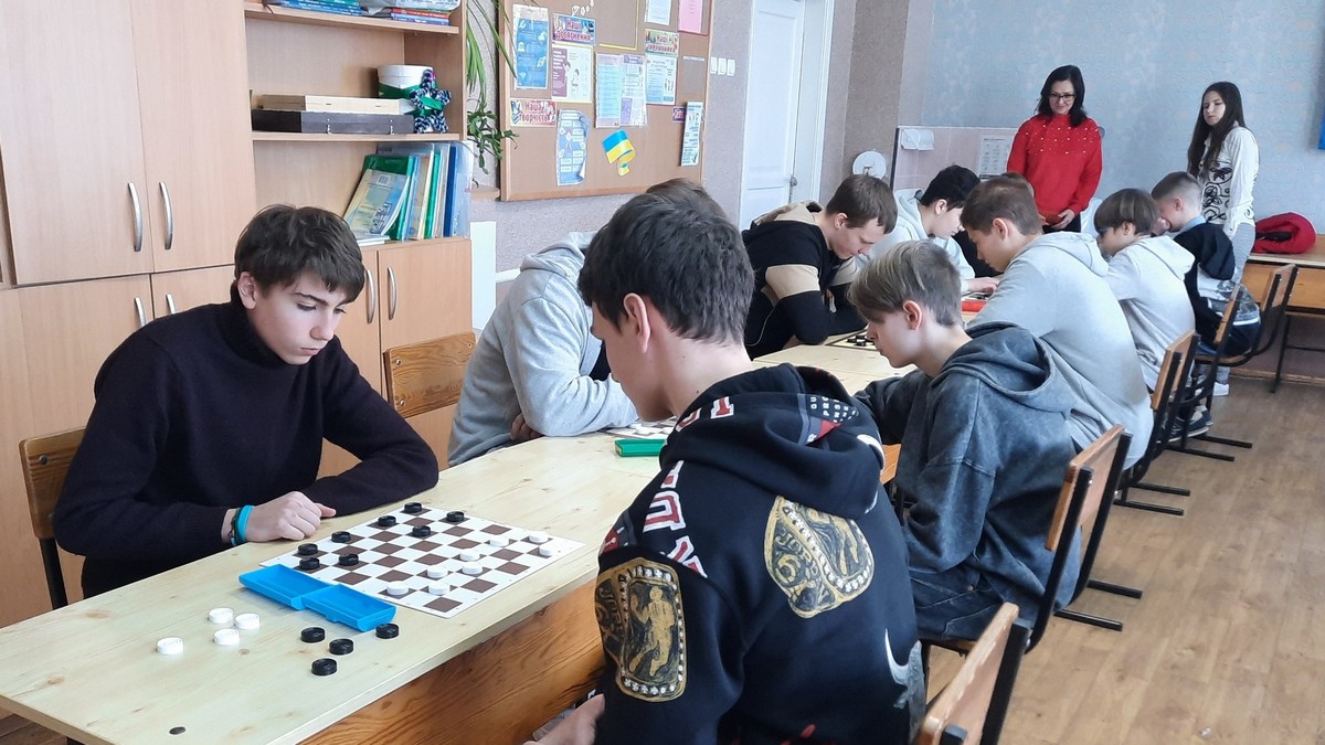 У Києві відбувся шкільний чемпіонат серед учнів старших класів «Шашкова весна» з шашок-64