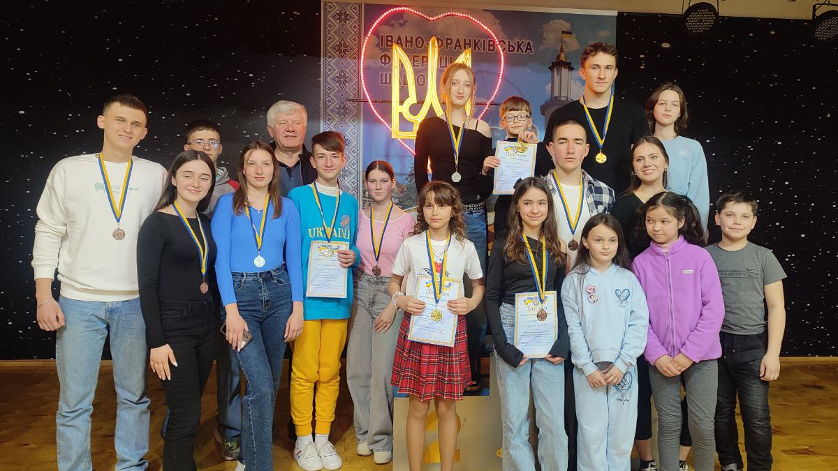 О.Шнейдер, Д.Савінський, А.Федорченко, Л.Порецький, М.Баркевич, З.Савінська, В.Савінський, А.Савченко, Д.Ісенко, Д.Дирів стали чемпіонами України – 2025 з шашок-64 серед молоді