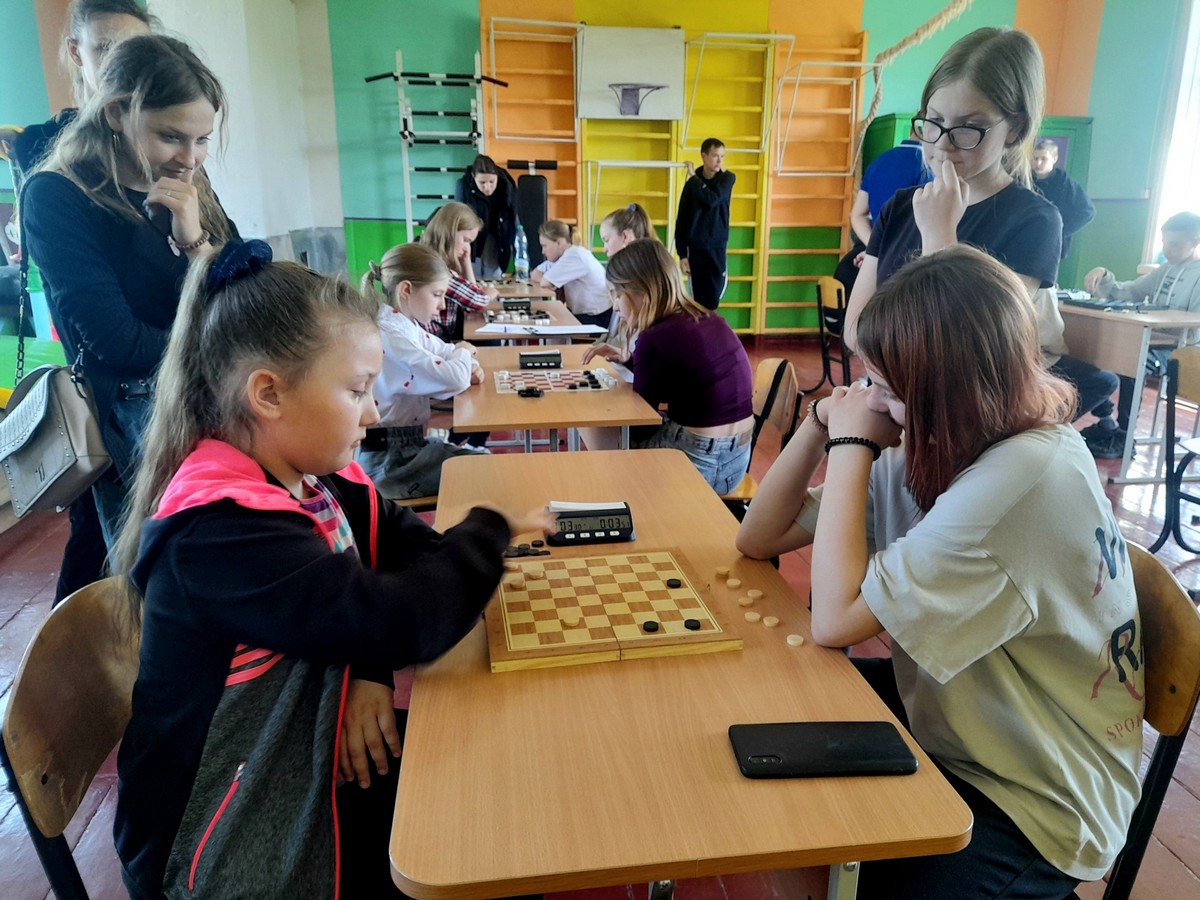 На Чернігівщині грали у шашки-64