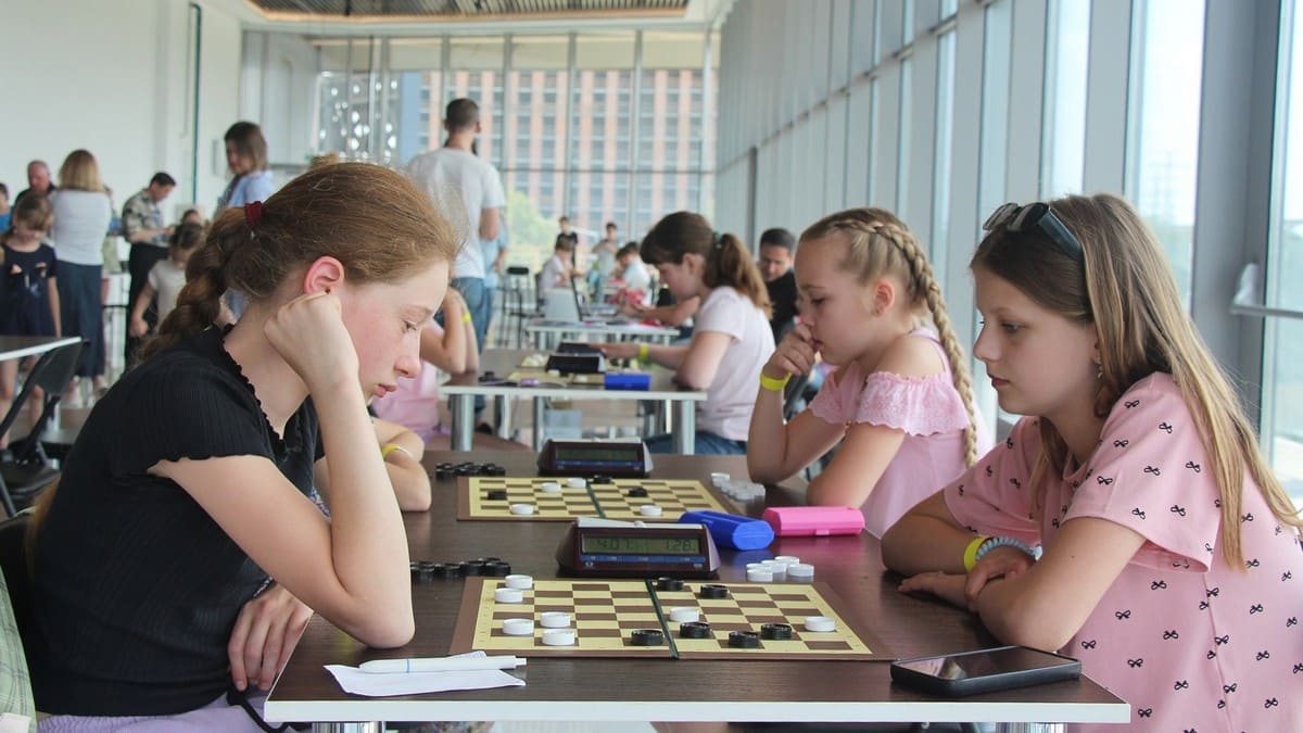 Київ провів другий етап Дитячої шашкової ліги з шашок-64