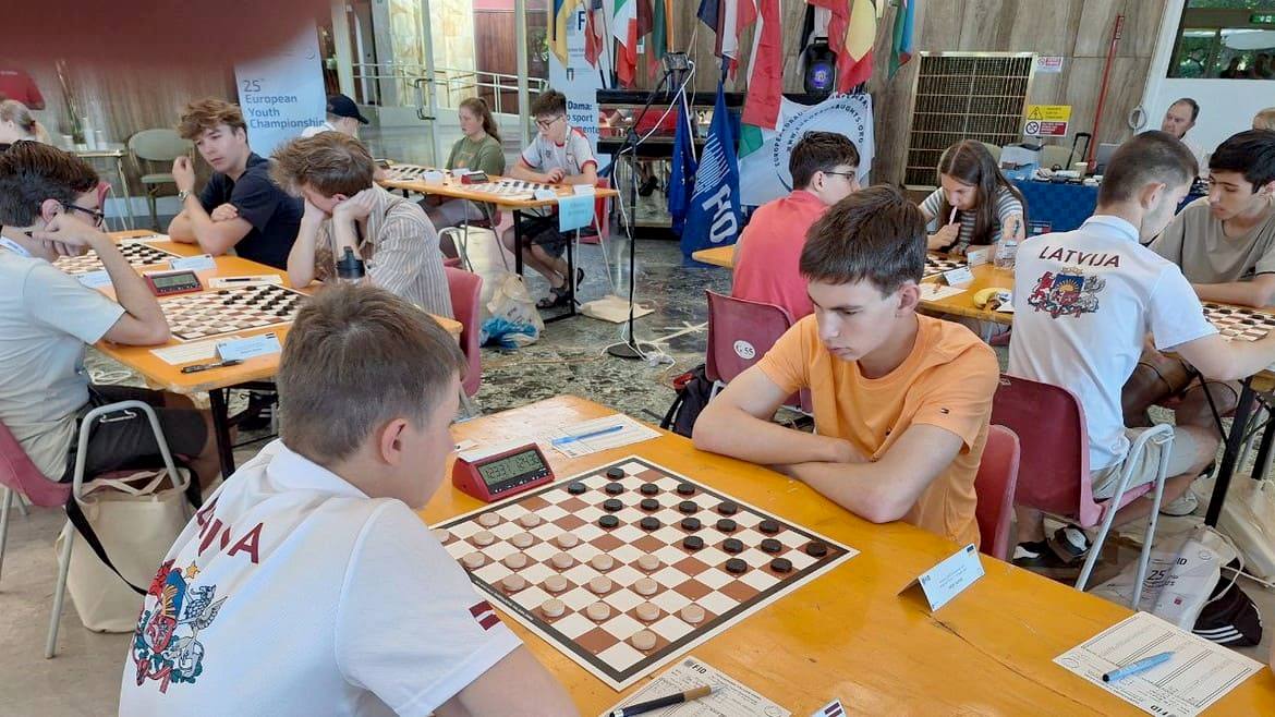 Іван Суров (праворуч)