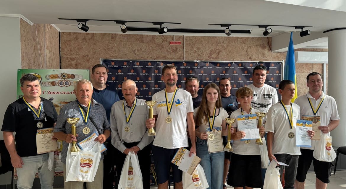 Учасники шашкового турніру у Звягелі