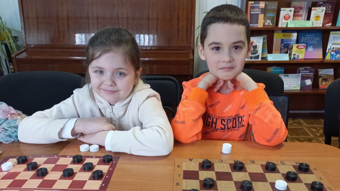У Миколаєві провели турнір з шашок та сеанс одночасної гри